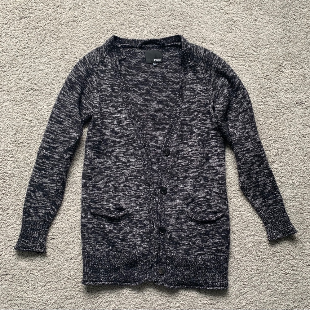 Aritzia Wilfred Free button cardigan